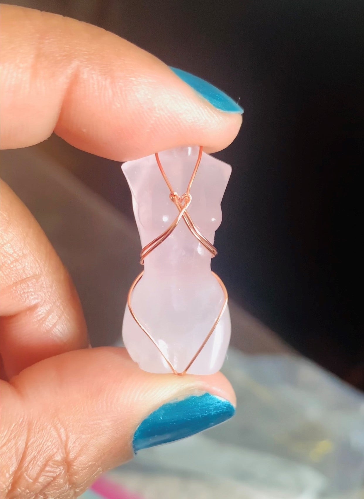 Rose Quartz Goddess Body Pendant (Wire Wrapped)