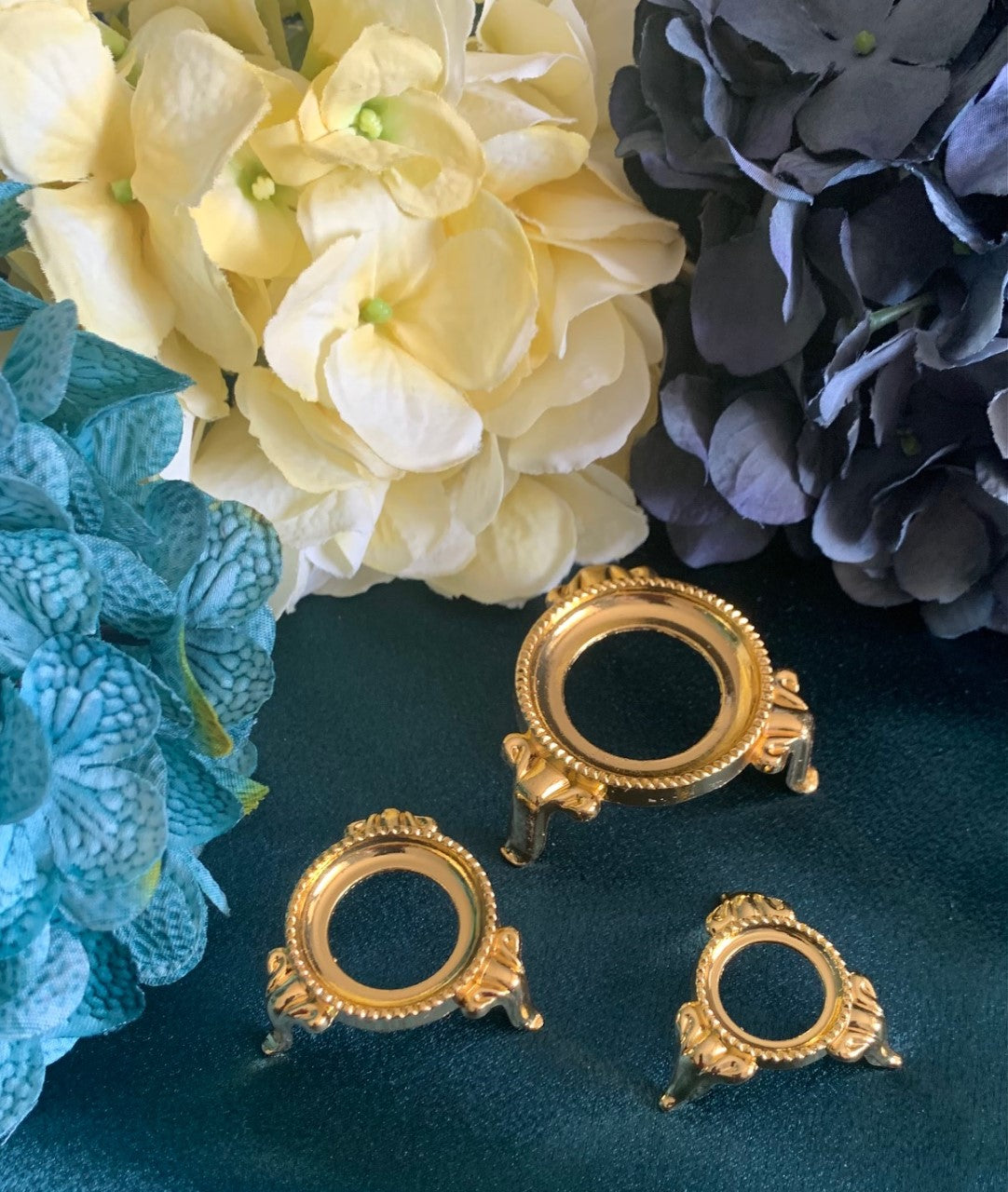 Nickel Sphere Stand (Gold)